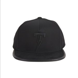 Tackma black baseball hat